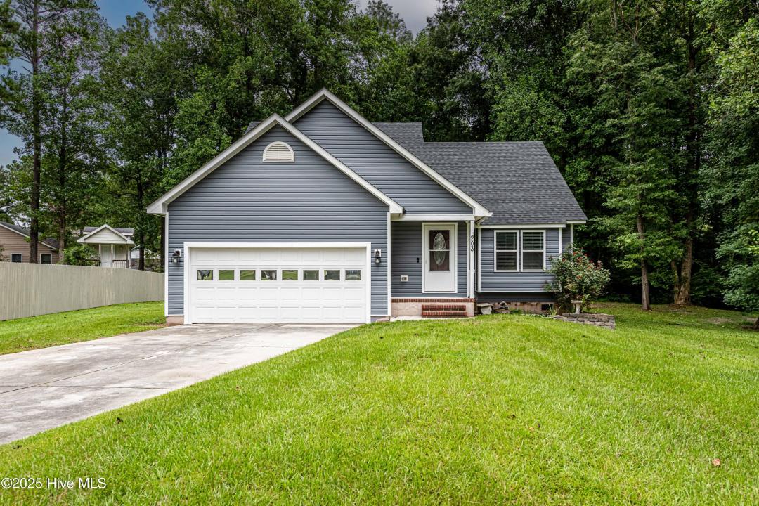 203 Lava Court, Jacksonville, North Carolina 28540
