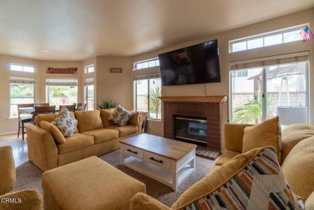 1041 Meadowlark Drive, Fillmore, California 93015, USA