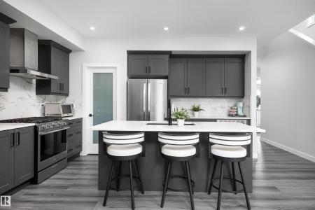 20892 131 AVENUE NW, Edmonton, Alberta T5S 0P1, Kanada