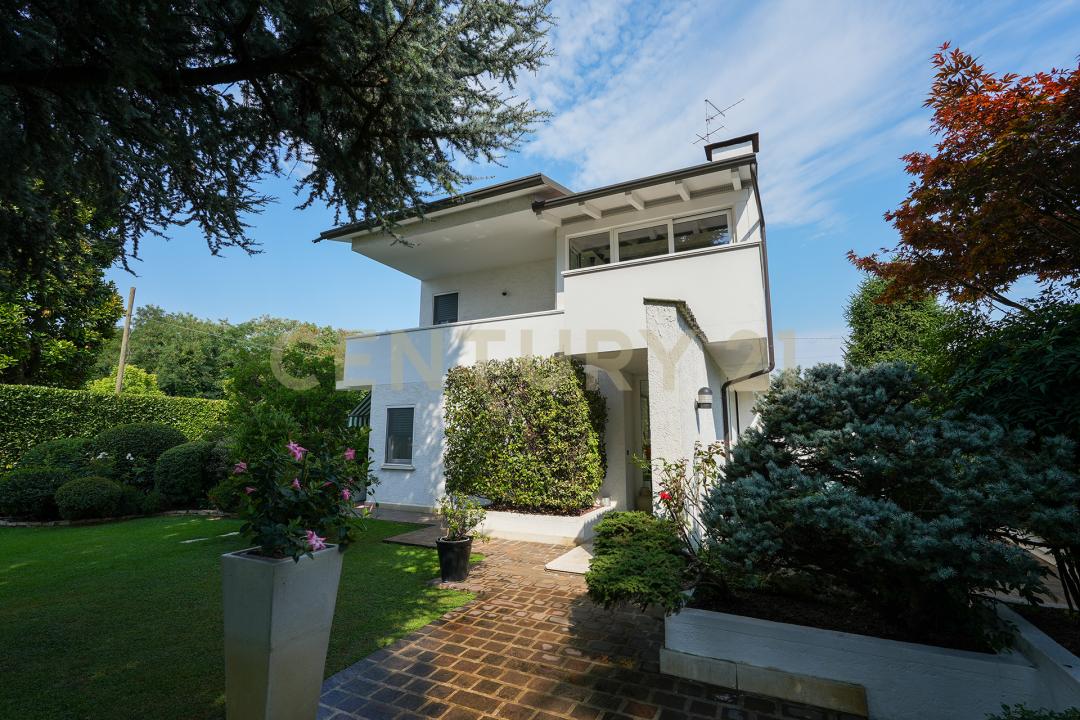 Via F. Petrarca, Legnago, Veneto 37045, איטליה