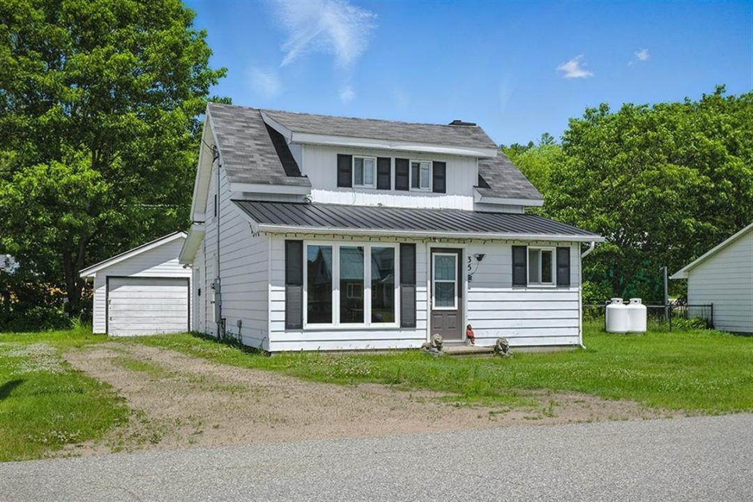 35  Rue Robinson, Waltham, Quebec J0X 3H0, Canadá