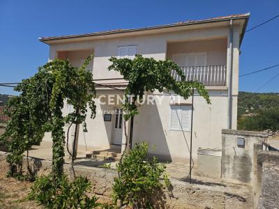 Marina, Vinišće, Na Przystań, Splitsko-dalmatinska Županija, Chorwacja