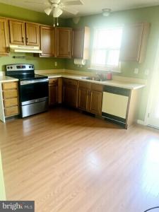 1026 Twin Vw, Glen Burnie, Maryland 21060, HOA KỲ