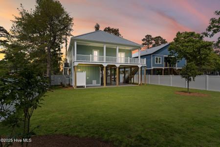 202 NE 33rd Street, Oak Island, North Carolina 28465, Stati Uniti