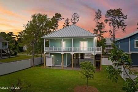 202 NE 33rd Street, Oak Island, North Carolina 28465, Stati Uniti