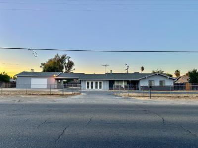 4694 W Shields Avenue, Fresno, California 93722, Stati Uniti