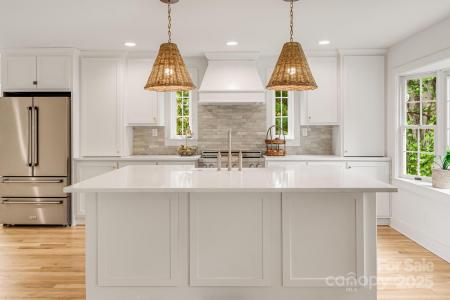 92 Rose Hill Road, Asheville, Kuzey Karolina 28803, Amerika Birleşik Devletleri