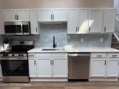 11 Maplewood Road, Lake Harmony, Pennsylvania 18624