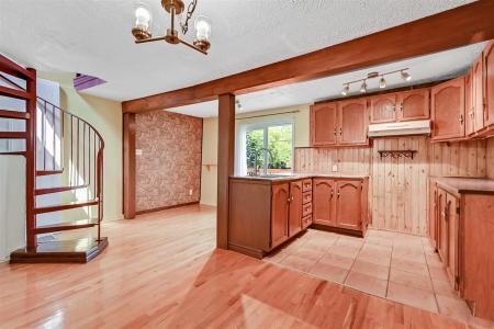 550  Ch. Magenta, Farnham, Quebec J2N 2R2, Kanada