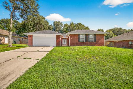 1548 Pelican Point Dr, Cantonment, Florida 32533