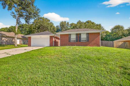 1548 Pelican Point Dr, Cantonment, Florida 32533