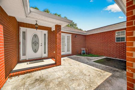 1548 Pelican Point Dr, Cantonment, Florida 32533