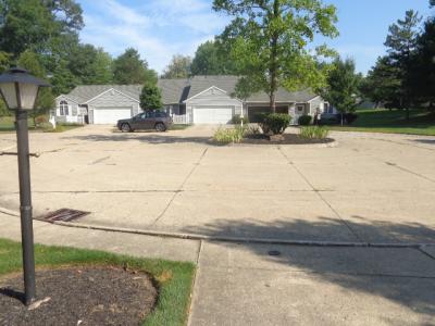 9834 Brookline Oval, Strongsville, 俄亥俄州 44136, 美國