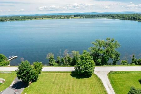 148 Poor Farm Road, Alburgh, Vermont 05440, États-Unis