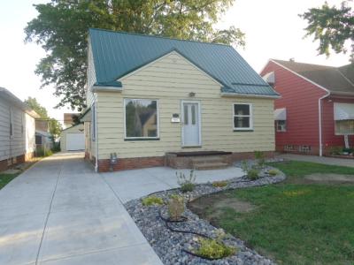 8318 Pinegrove Ave., Parma, אוהיו 44129, ארצות הברית של אמריקה