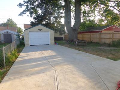 8318 Pinegrove Ave., Parma, 俄亥俄州 44129, 美國