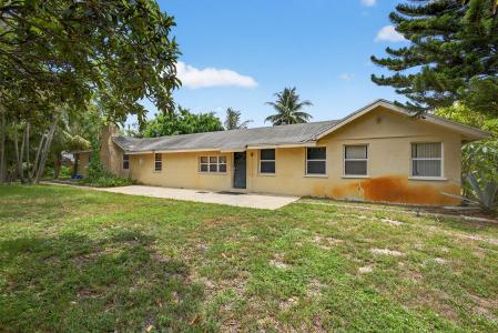 129 Fleming Avenue, Greenacres, Florida 33463