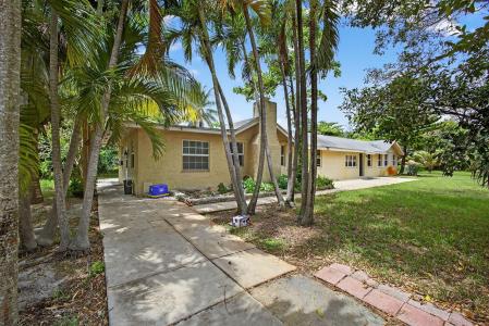 129 Fleming Avenue, Greenacres, Florida 33463