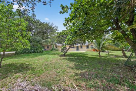 129 Fleming Avenue, Greenacres, Florida 33463