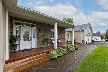 9430 COUNTY 2 ROAD W, Greater Napanee, Ontario K7R 3L1, Canadá