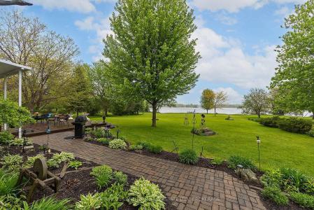 9430 COUNTY 2 ROAD W, Greater Napanee, Ontario K7R 3L1, Canadá