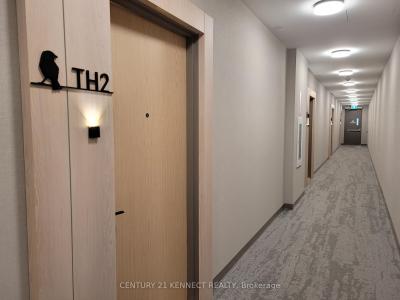 60 GEORGE BUTCHART DRIVE, Toronto, Ontario M3K 0E1, Canadá