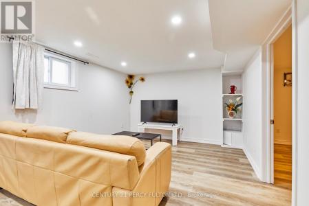 931 LIVERPOOL ROAD, Pickering (bay Ridges), Ontario L1W 1S7, Canada