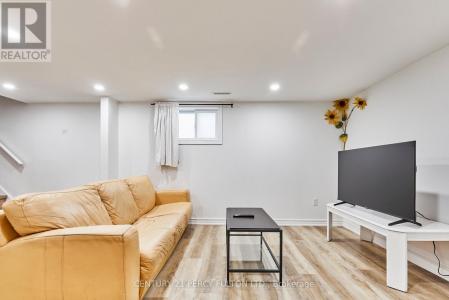 931 LIVERPOOL ROAD, Pickering (bay Ridges), Ontario L1W 1S7, Canada