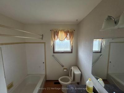 310 ALBANY STREET, Fort Erie, Ontario L2A 1L9, Canada