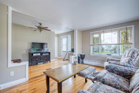 57A-57  Rue Élisabeth, Bedford - Ville, 魁北克省 J0J 1A0, 加拿大