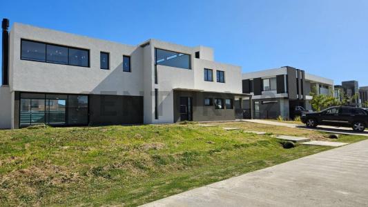 El Deslinde 1360, San Vicente, GBA Sur 00001, Argentina