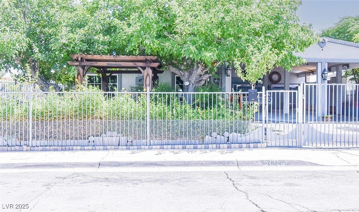 2824 El Toreador Street, Las Vegas, Nevada 89169