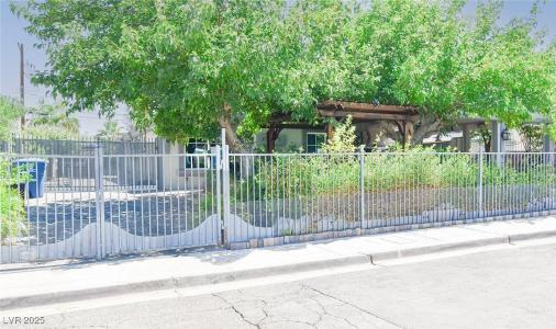 2824 El Toreador Street, Las Vegas, Nevada 89169