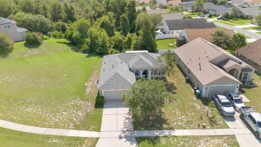 3033 TWINLEAF AVENUE, DELTONA, 佛罗里达州 32725, 美国