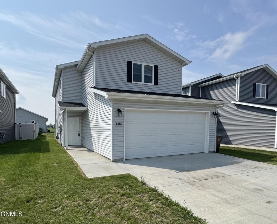 6985 Majestic Loop, Lincoln, North Dakota 58504, USA