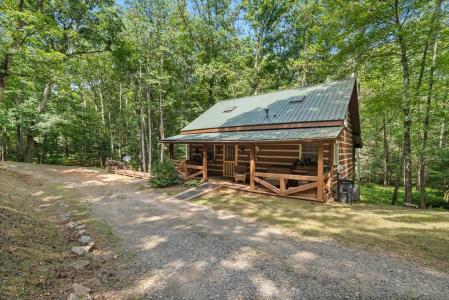 136 Honeysuckle Way, Blue Ridge, Georgia 30513