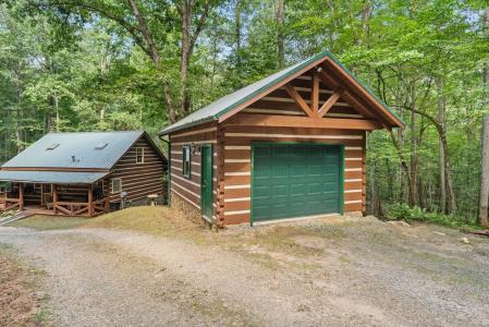 136 Honeysuckle Way, Blue Ridge, Georgia 30513