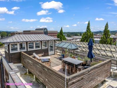 203 6th Avenue W #1B, Hendersonville, Carolina Do Norte 28739, Estados Unidos