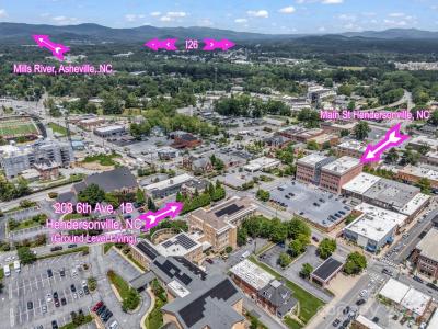 203 6th Avenue W #1B, Hendersonville, Carolina Do Norte 28739, Estados Unidos