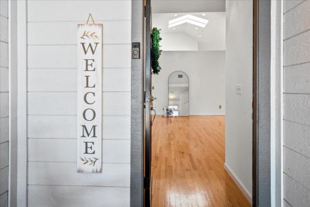 17716 Riverbend Road, Salinas, Kalifornien 93908, USA