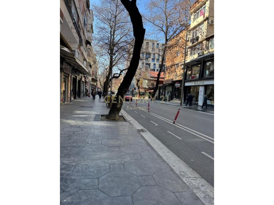 Myslym Shyri, Tirana, Albania