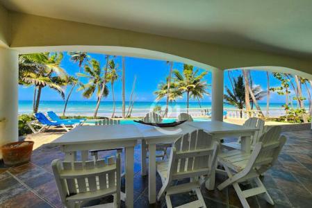 Beachfront Villa with Apartments & Ocean Adventures., Gaspar Hernández, Espaillat, République Dominicaine