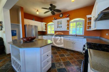 Beachfront Villa with Apartments & Ocean Adventures., Gaspar Hernández, Espaillat, République Dominicaine