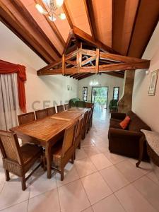 Avda. Guillermo Neuman 999, San Bernardino, Cordillera 00001, Paraguay