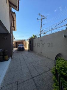 Av Canal Cotoca Calle Basilio Duran , Este, Santa Cruz 0000, ボリビア