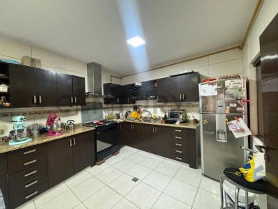 Av Canal Cotoca Calle Basilio Duran , Este, Santa Cruz 0000, ボリビア