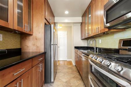 1 Sadore Ln, Yonkers, New York 10710, USA