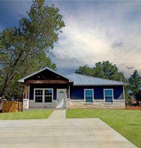 122 E Crestway Street, Hearne, Texas 77859, USA