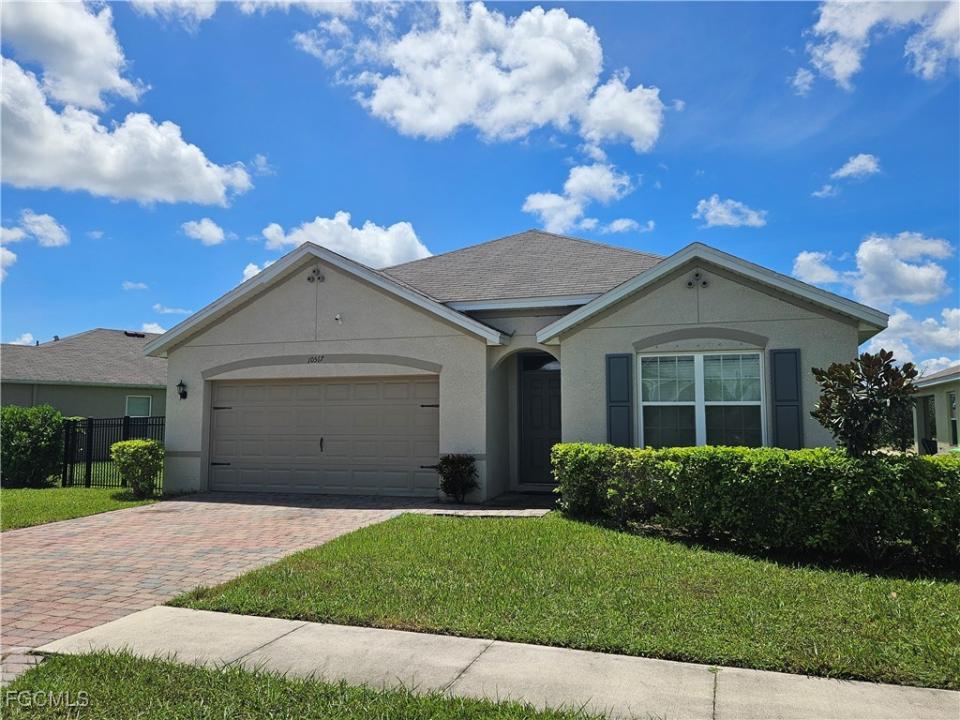10517 Canal Brook Lane, Lehigh Acres, Floride 33936, États-Unis