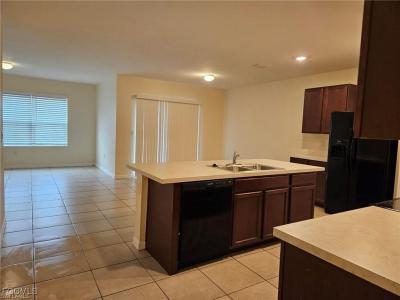 10517 Canal Brook Lane, Lehigh Acres, Floride 33936, États-Unis